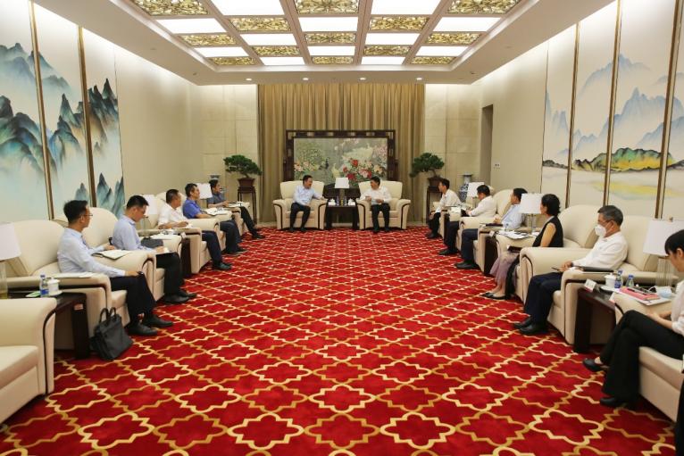 余红辉拜访中国农业发展银行行长湛东升